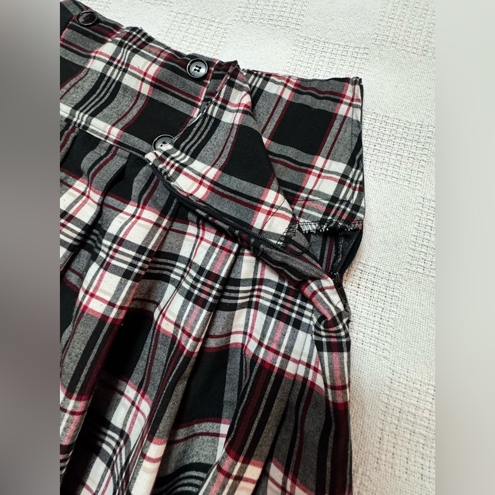 Urban Rose Chic Plaid Skater Skirt - Black, White, and Red - Picture 5 of 7